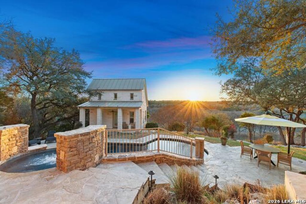 954 Riverforest, New Braunfels