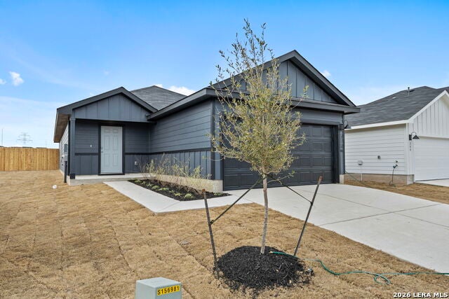 210 Langston Dr, Maxwell