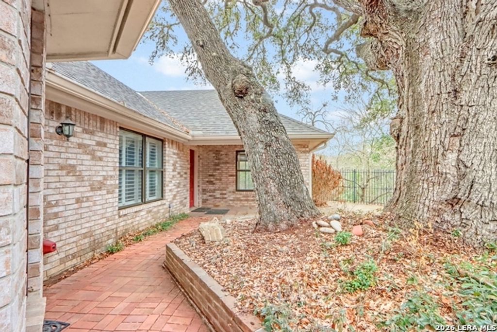 738 Cedar, Seguin