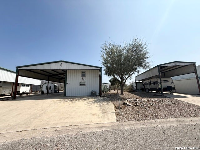 97 Live Oak, Brackettville