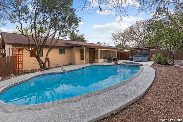 7337 Leading Oaks St., Live Oak