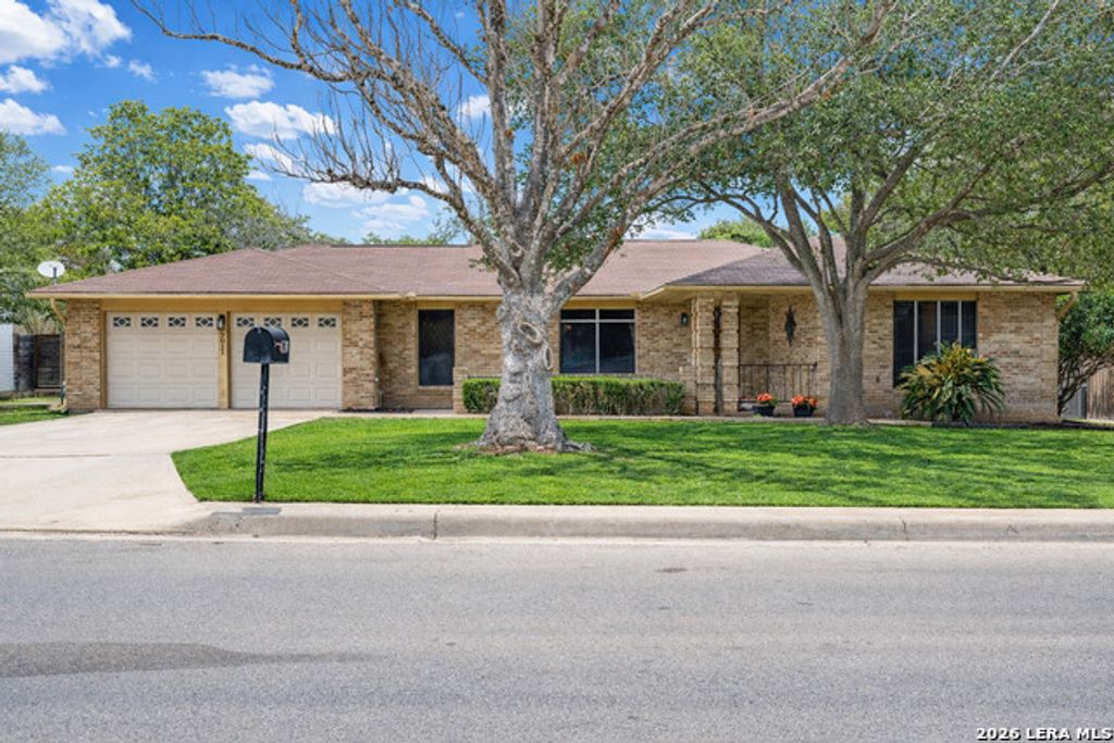 2011 Broken Oak, San Antonio
