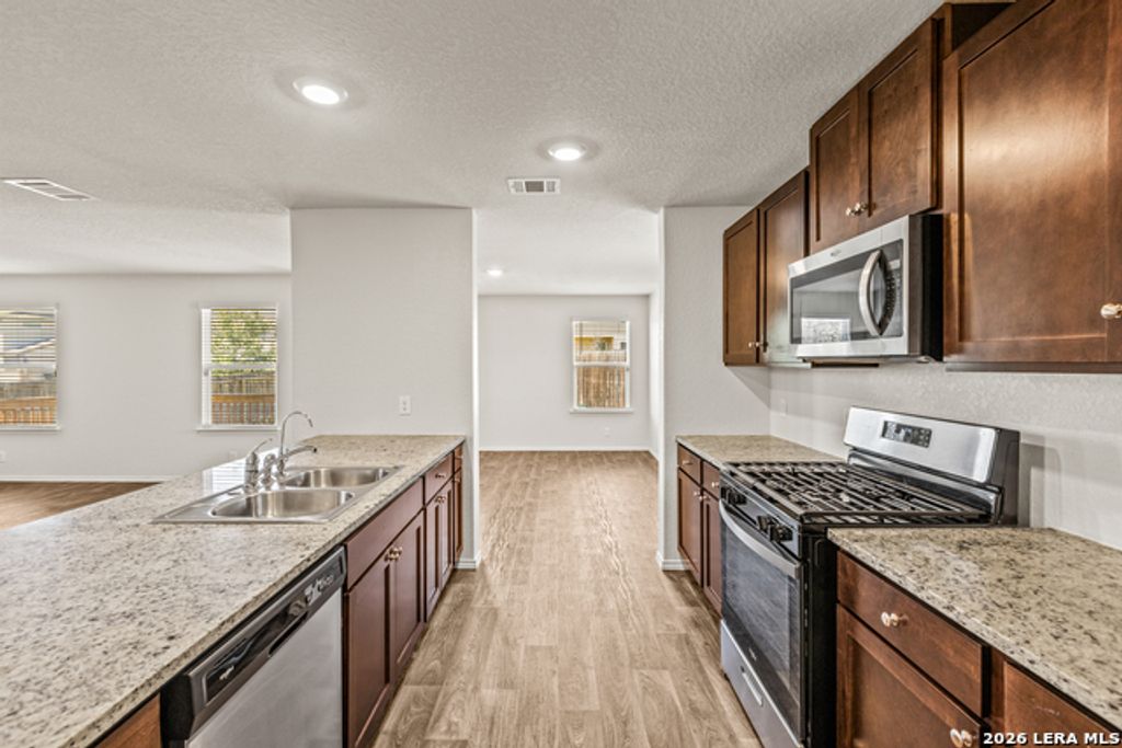 1011 Pacific Monarch, San Antonio
