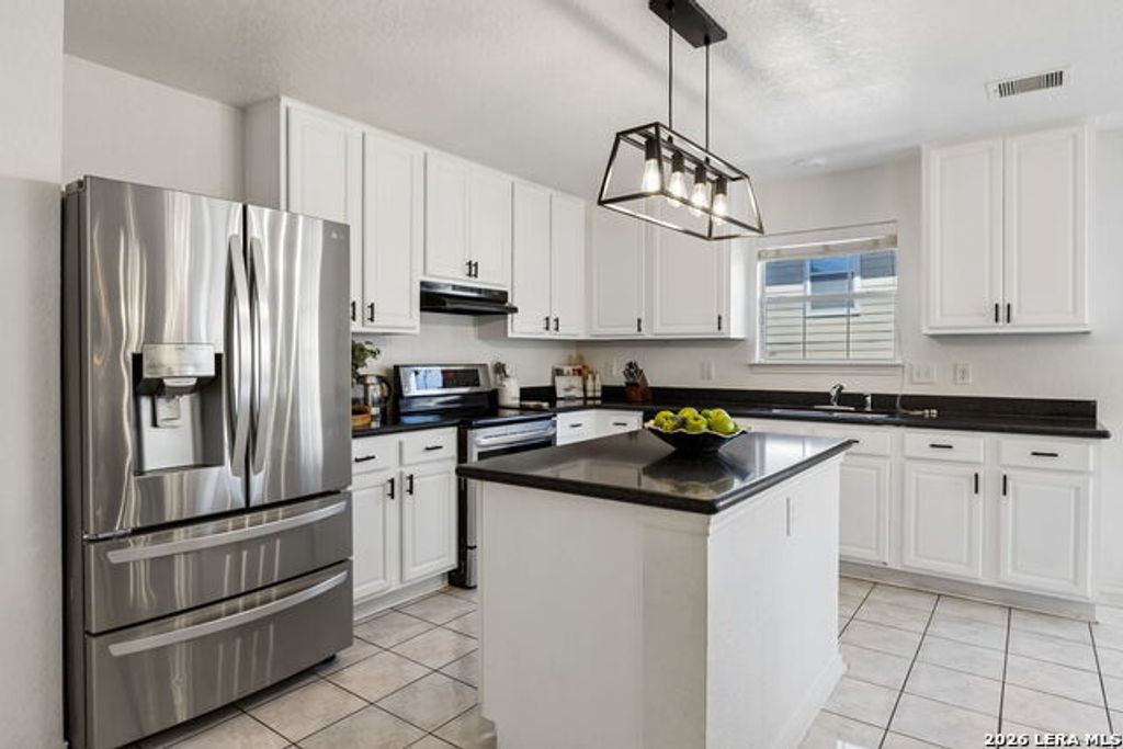 16130 Ambush Grove, San Antonio
