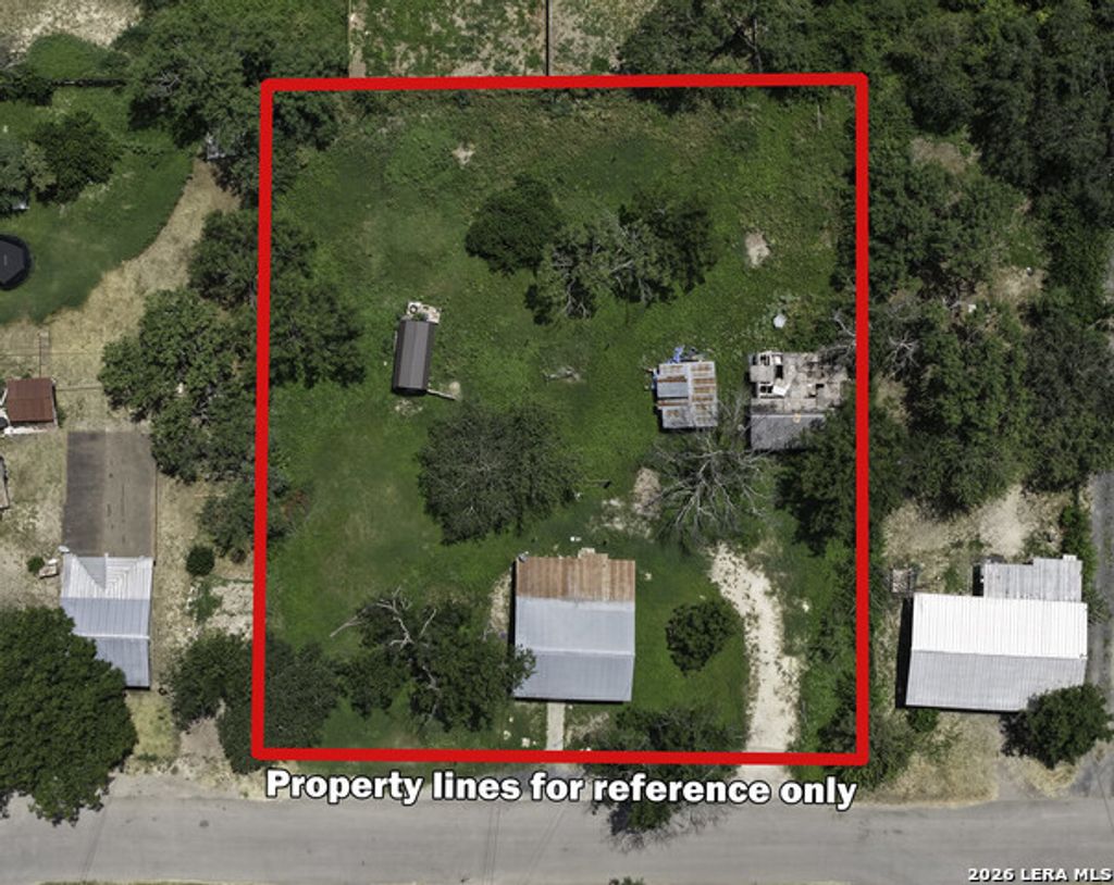 817 W Cargile, Uvalde