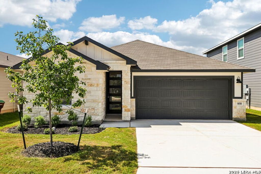 858 Shatterhand Boulevard, San Antonio