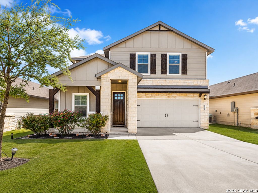 724 Clara, New Braunfels