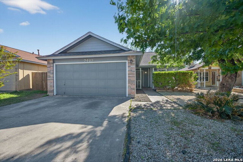 7423 Hardesty, San Antonio