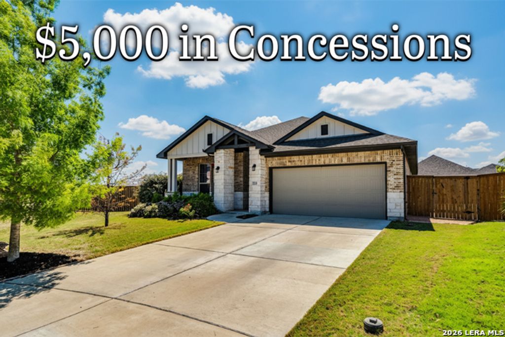 712 Coyote Creek, Kyle
