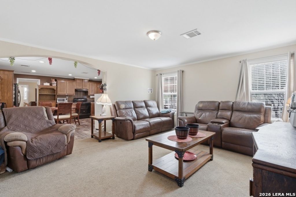 2145 Fm 2504, Poteet