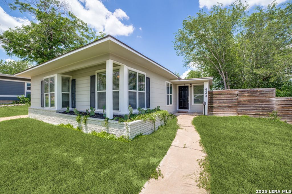 423 Karen Ln, San Antonio