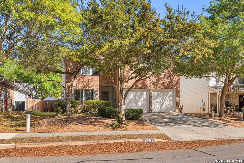 1651 Mountain Brk, Schertz