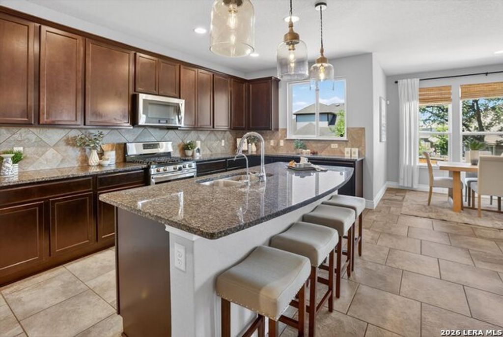 7407 Valle Msn, Boerne