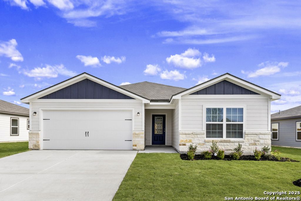 16177 Farmer, Lytle