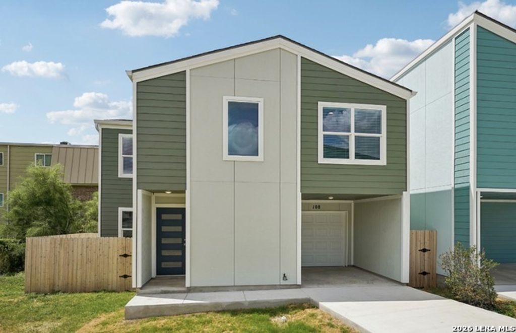 310 W Evergreen Street #108, San Antonio