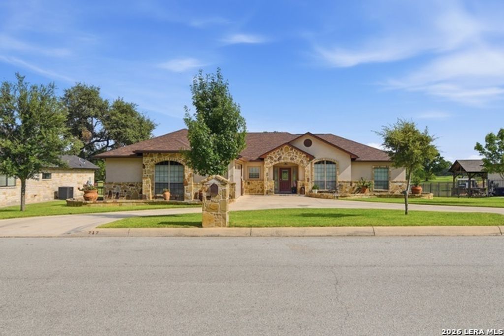717 Jack Nicklaus, Devine