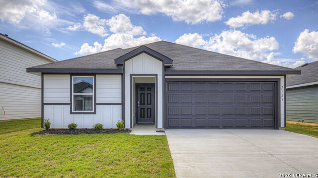 2123 Windflower Lane, Luling