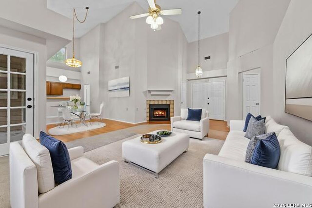 3757 Hunters Gln, Schertz