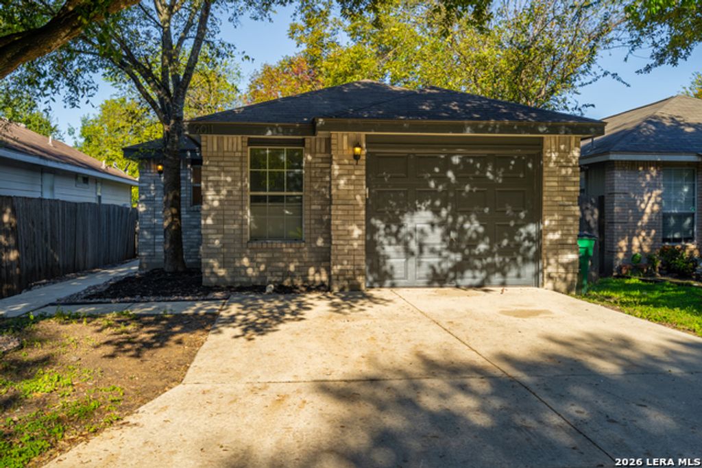 9011 Arch Brg, San Antonio