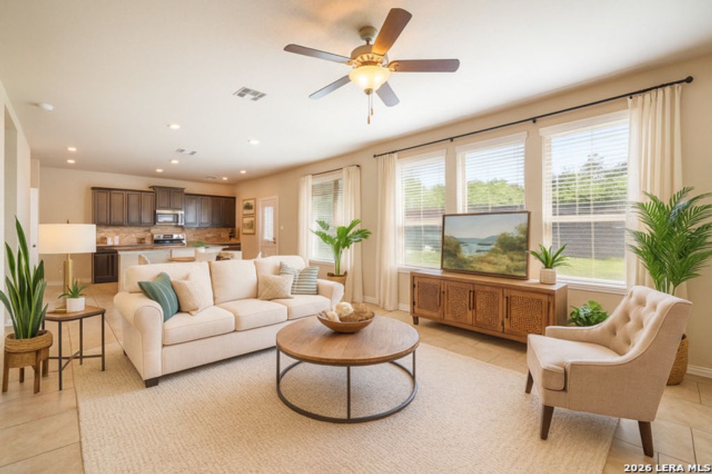 2510 Golden Rain, San Antonio
