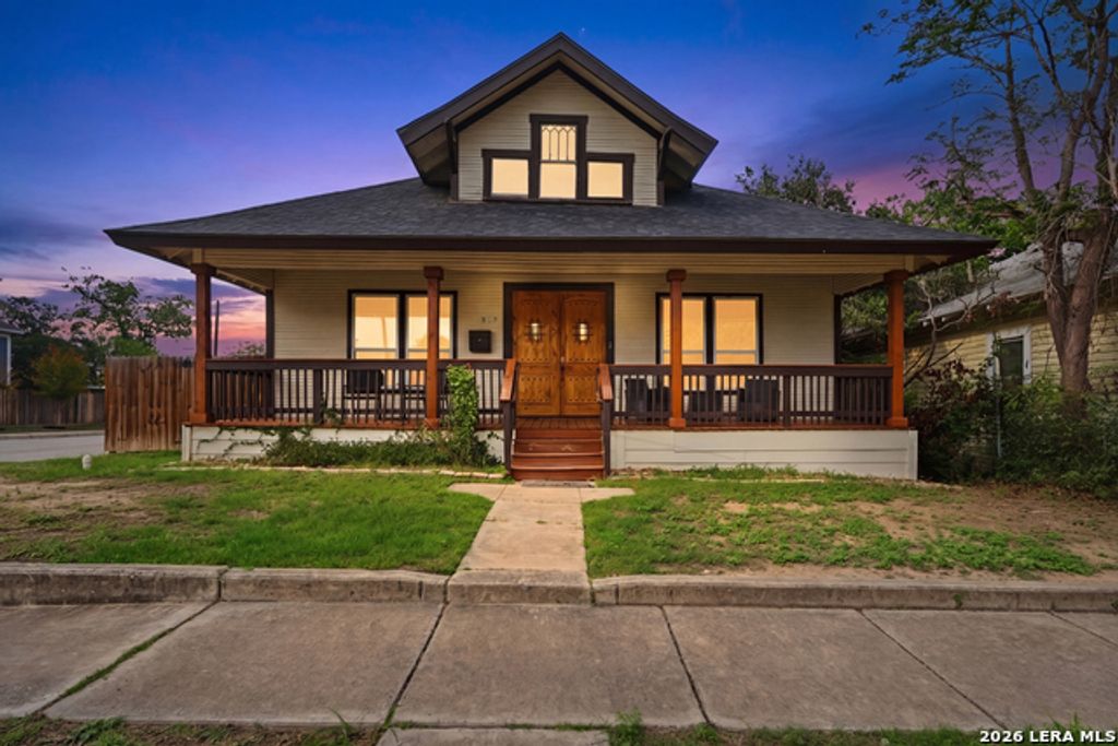 327 W Baylor Street, San Antonio
