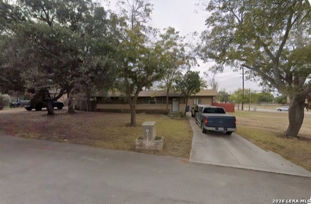 6268 Fox Run, San Antonio