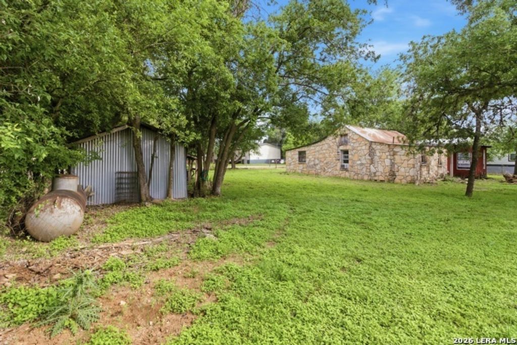247 Live Oak St, Medina