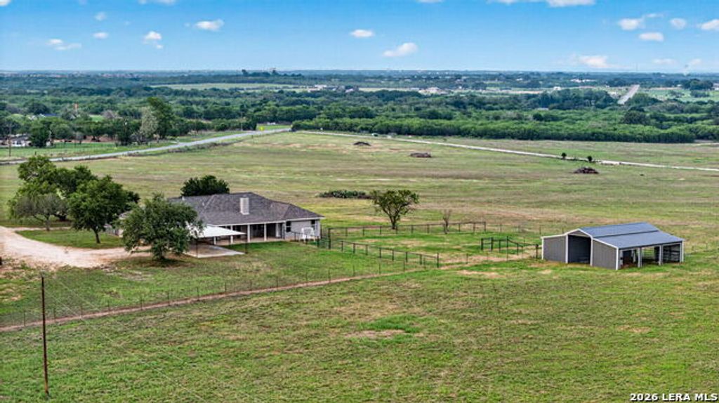 3727 Fm 467, Seguin