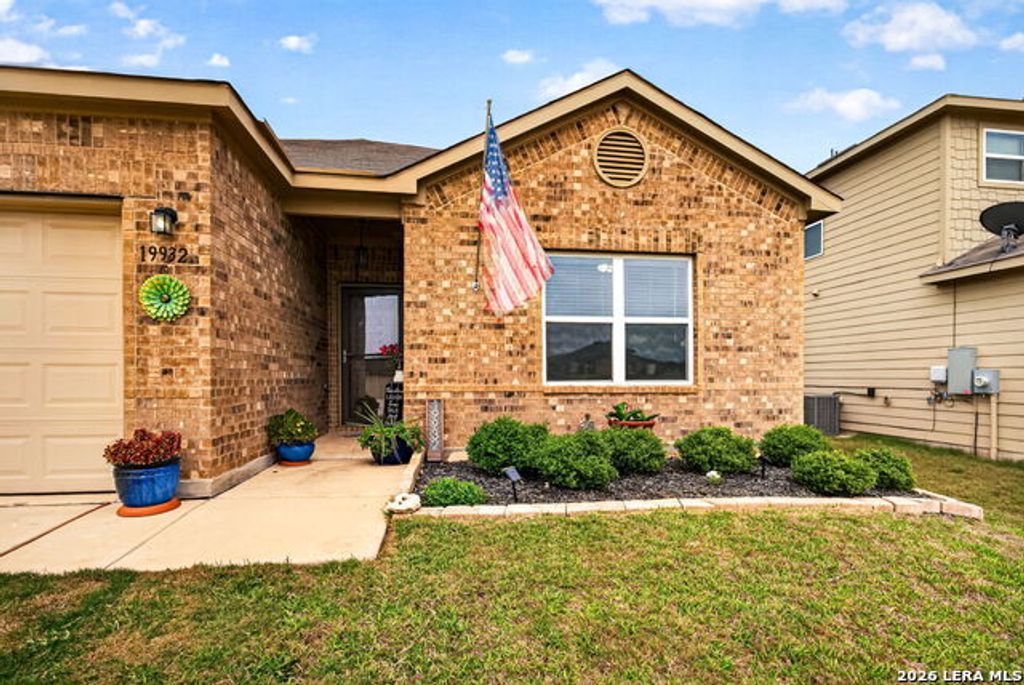 19932 Doc Holiday Dr, Lytle