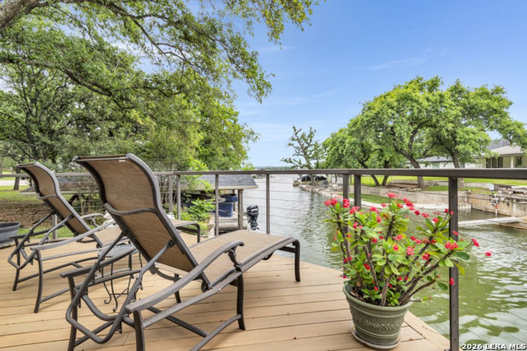 1122 Hill Circle East Dr, Granite Shoals