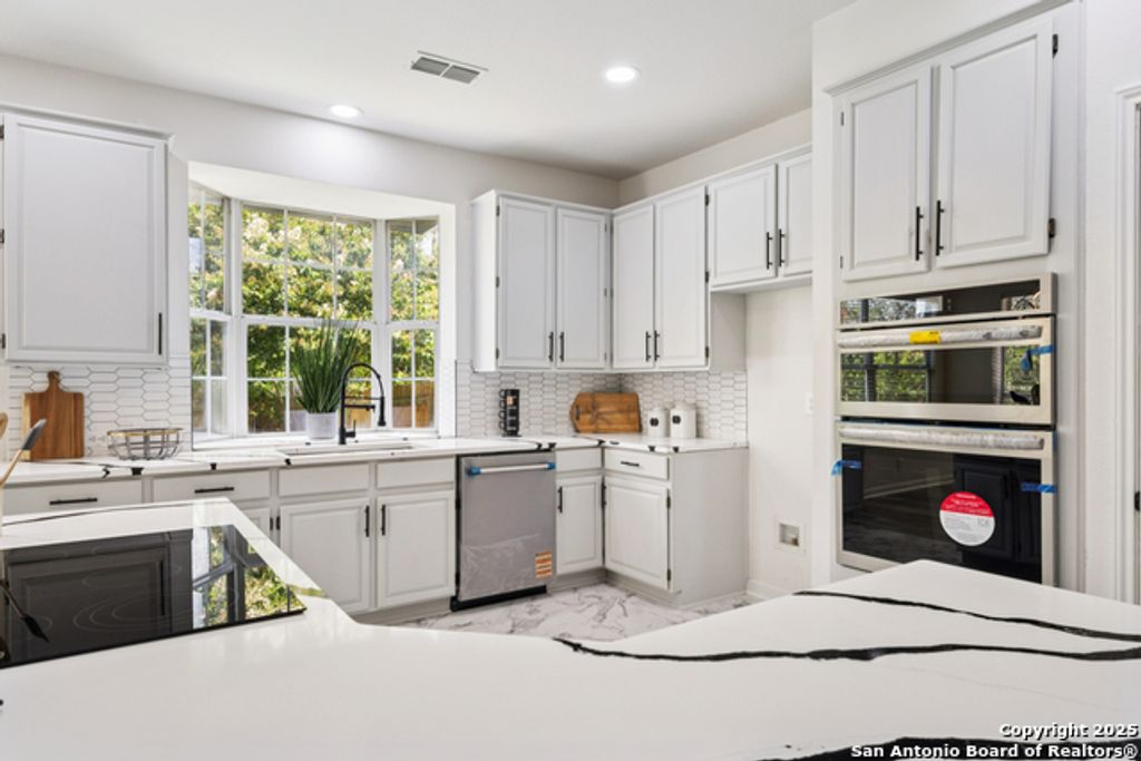 2023 Flint Oak, San Antonio