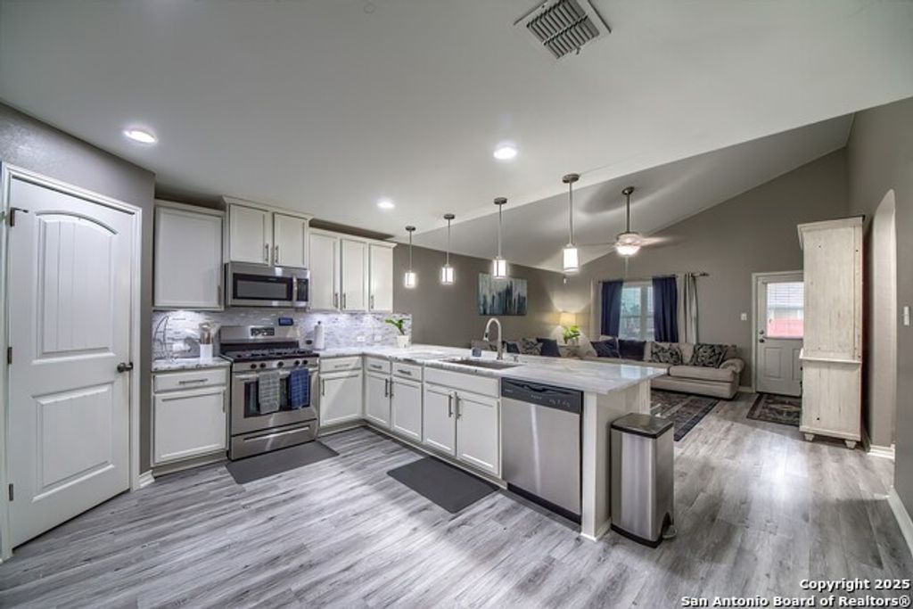 13408 Drop Seed, San Antonio