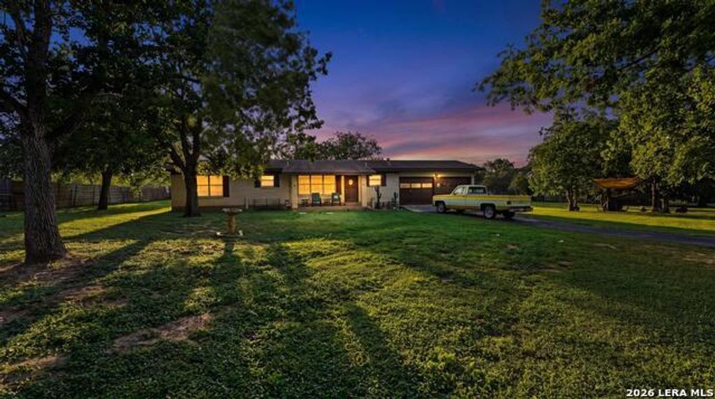 236 Shady Lane, Seguin