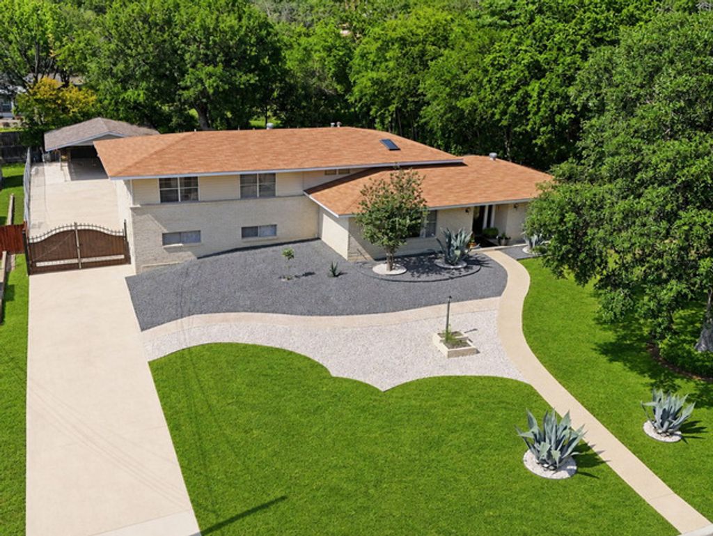 109 Atwater Dr, Castle Hills