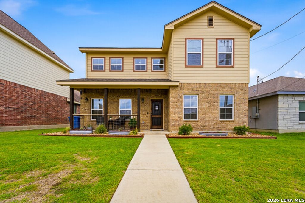 776 Crestview, Floresville