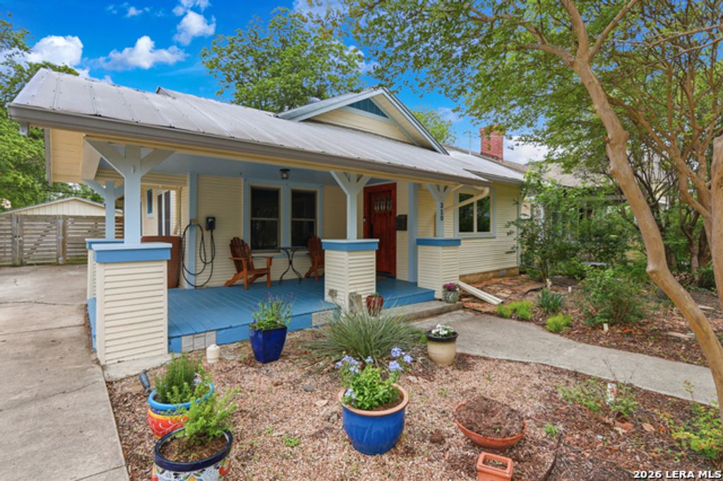 310 Queen Anne Ct, San Antonio