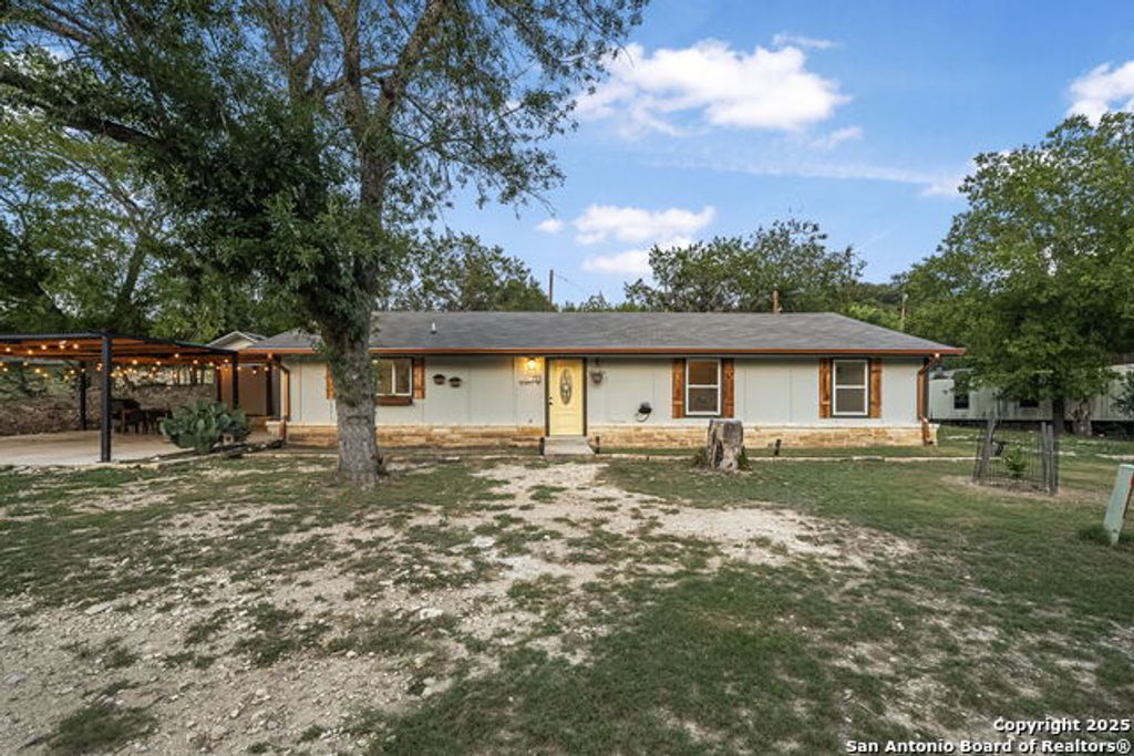 133 Alamo, Pipe Creek
