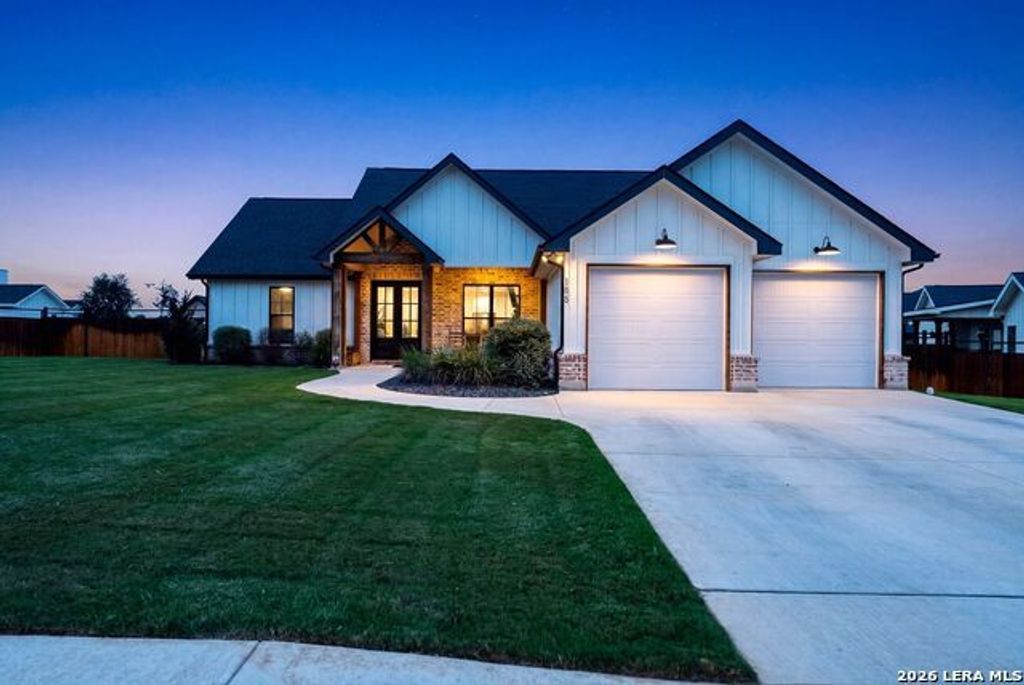 156 Woodbridge Dr, La Vernia