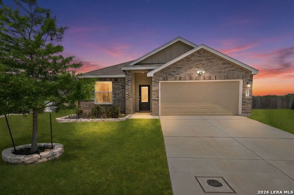 105 Olympic Cove, Seguin