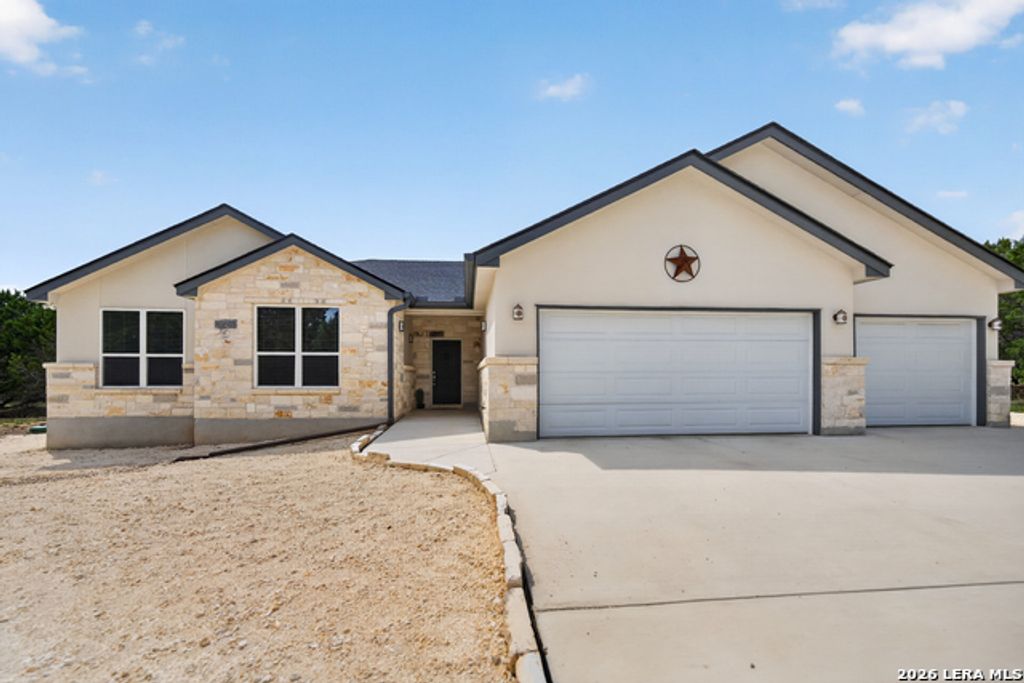 258 Heinen Rd, Bandera