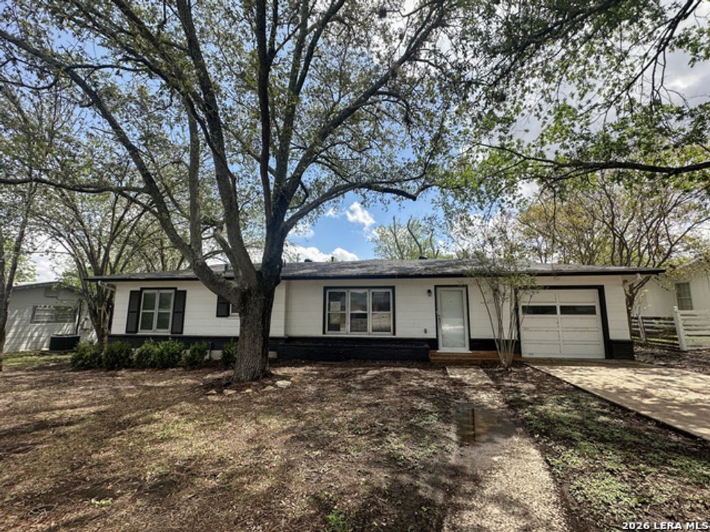 740 Rittiman Rd, Terrell Hills