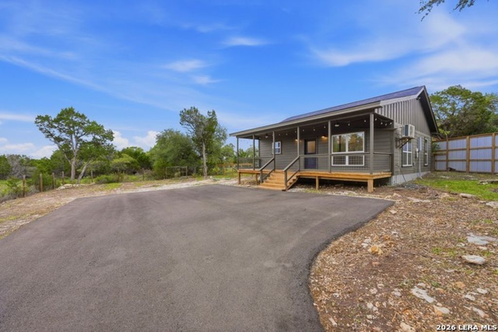 833 Canyon Oaks Dr, Canyon Lake