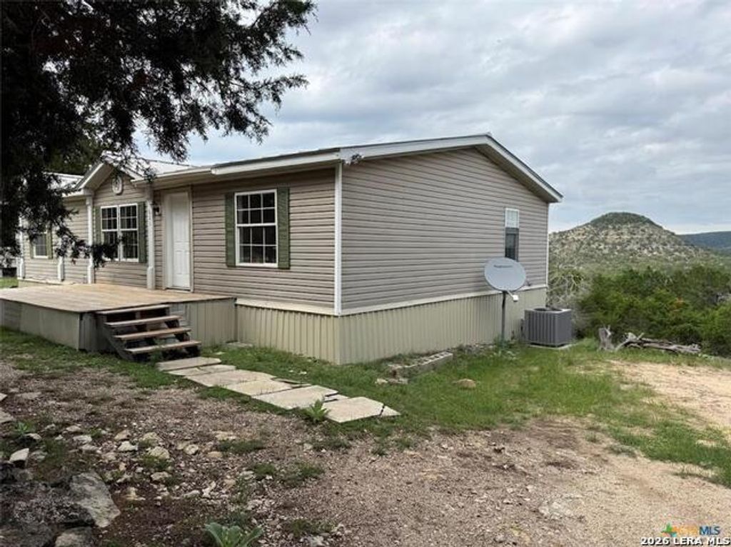 621 Stenen Dr, Canyon Lake