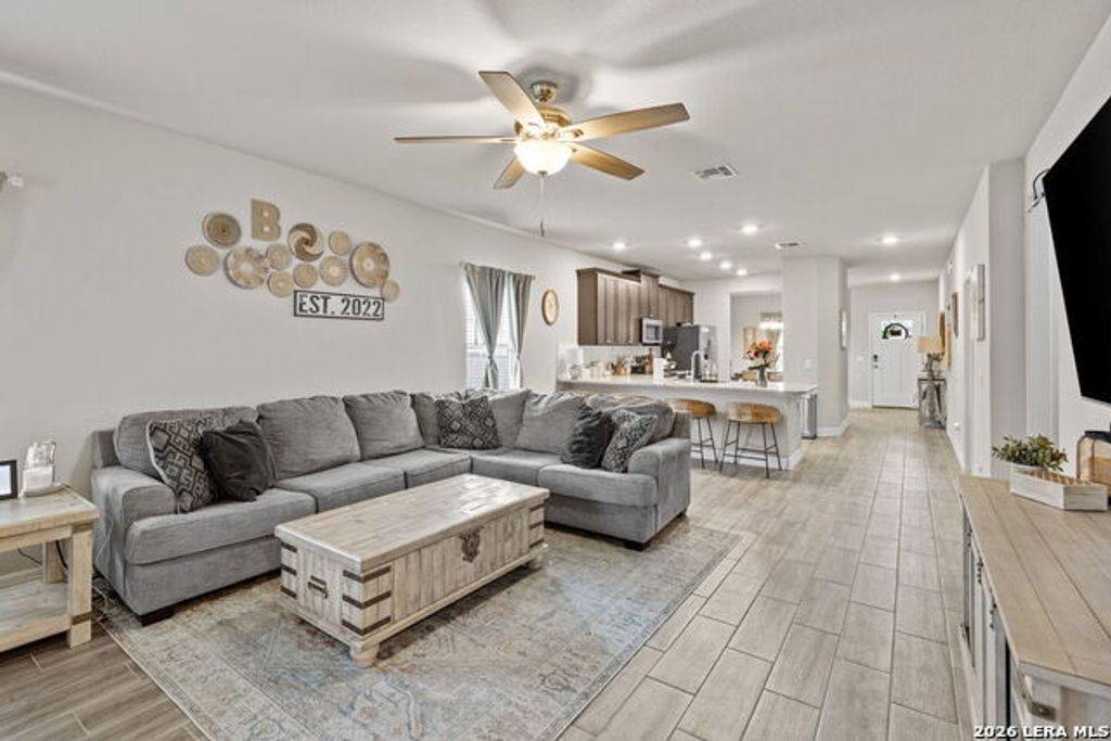 729 Tupelo Tank Drive, New Braunfels