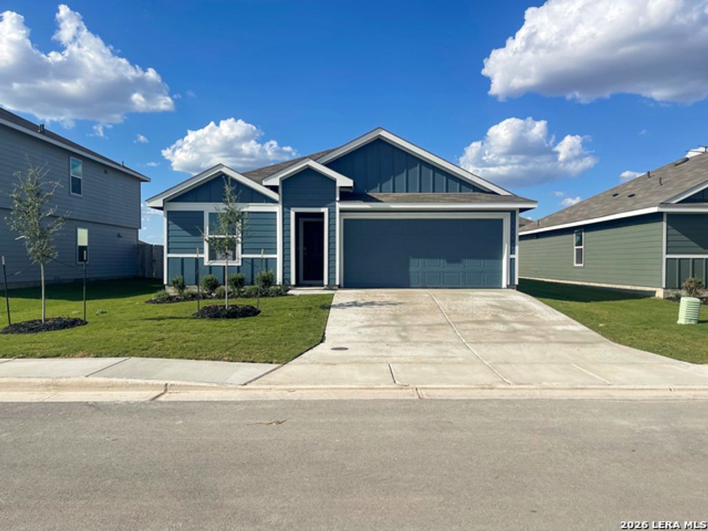 1010 Gladys Run, Seguin