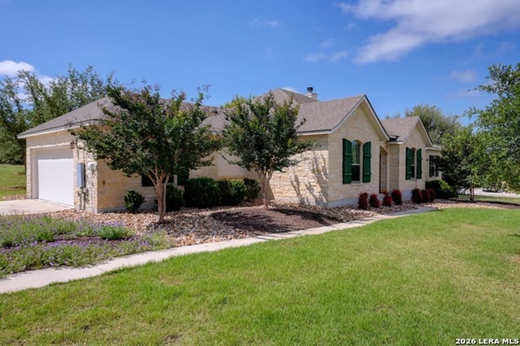 132 N Calvin Barrett, Blanco