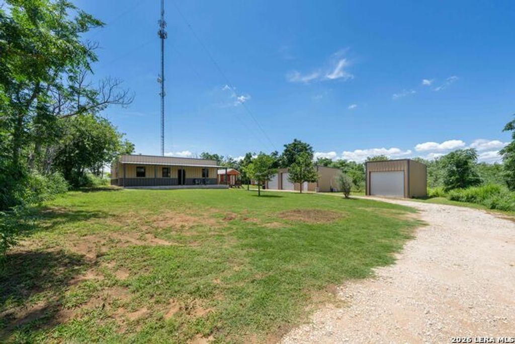 9195 S Loop 1604 E, Elmendorf