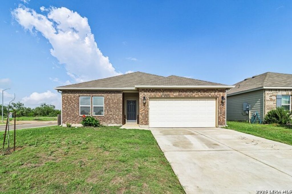 20045 Huckleberry St, Lytle