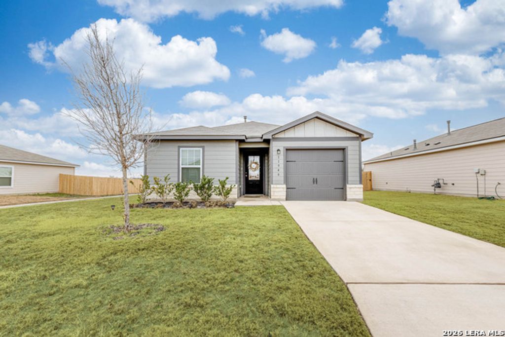 11946 Luckey Villa, San Antonio