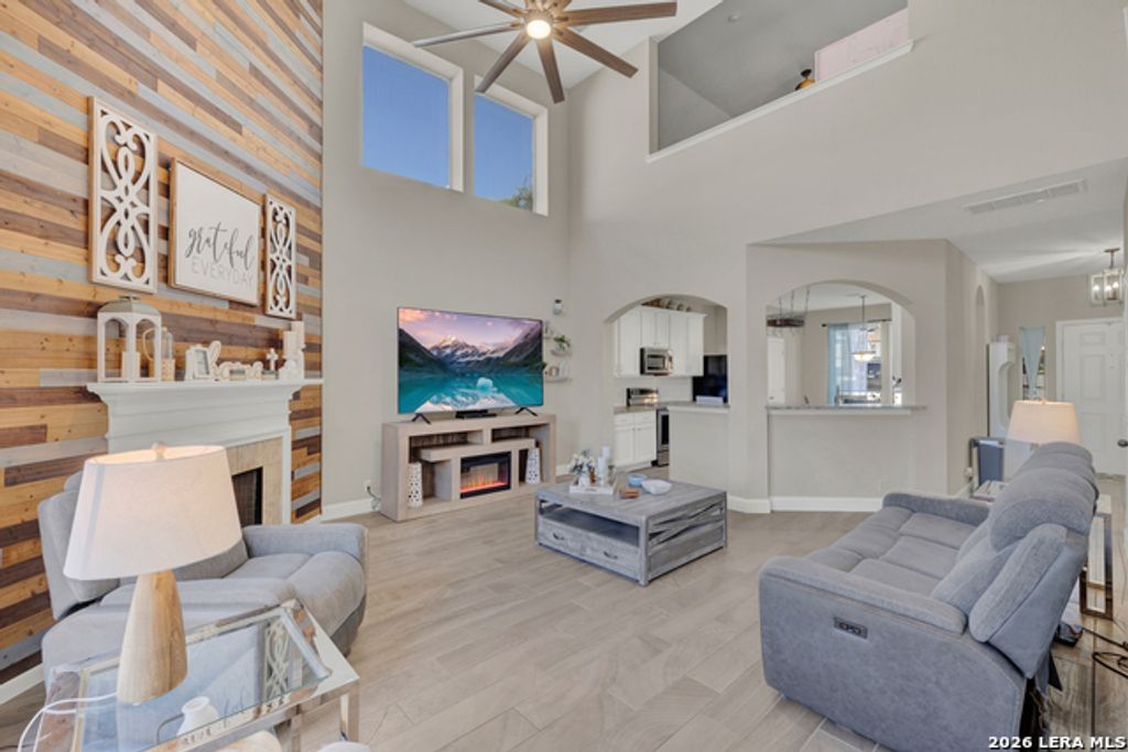 2738 Summit Vw, San Antonio